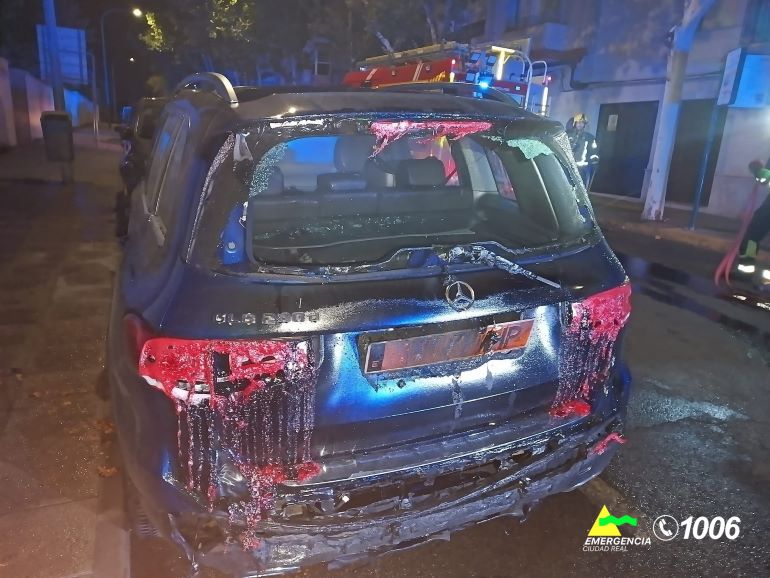 Tres contenedores arden de madrugada en Ciudad Real y el fuego afecta a un turismo se investiga si fue intencionado 770